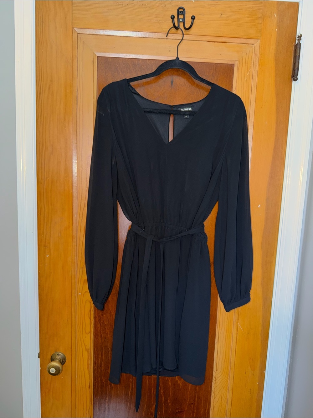 Express Black Long-Sleeve V-Neck Tie-Waist Dress